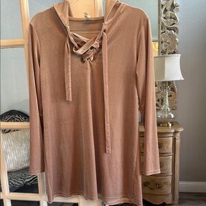 Ladies Lace Front Tunic Top With Hood